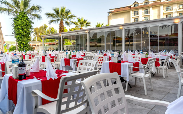 Armas Beach Hotel