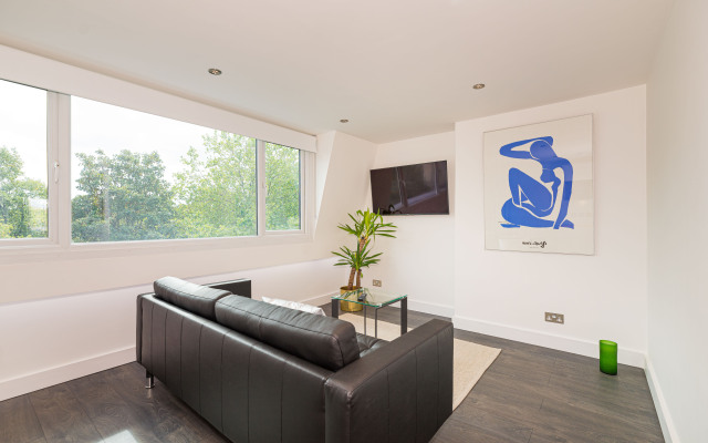 Апартаменты Bright Aircon Apartment Earls Court