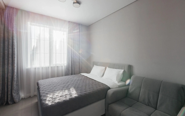 Red Art Light Deni Apartments