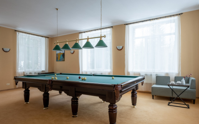 Kottedzh V Lesu Guest House