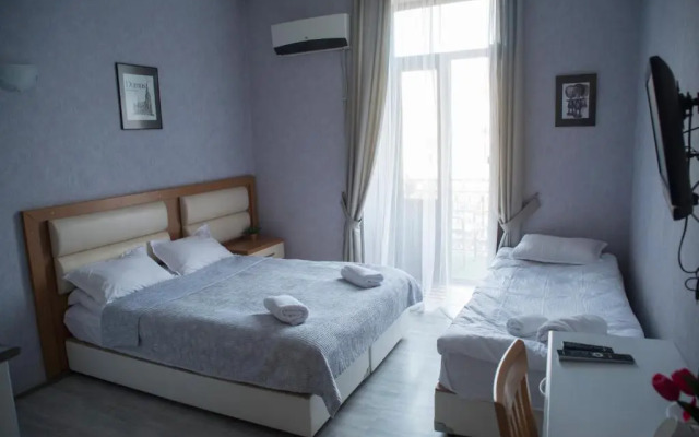 Visiting Nona Apart Hotel