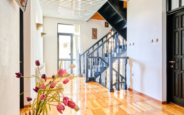 320 m² in the Very Center of Sochi Private House