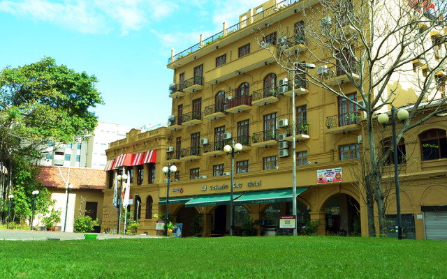 Colombo City Hotels (Pvt) Ltd Hotel