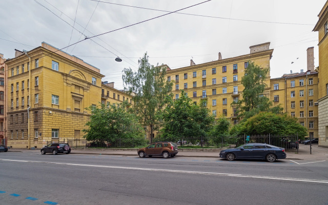 Квартира Трёхкомнатная на Петроградской