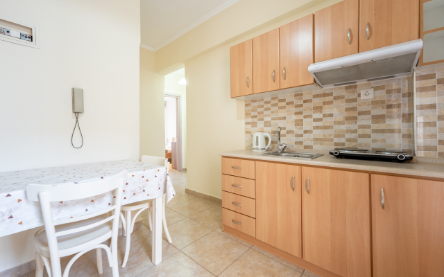 Milonas House Apartments