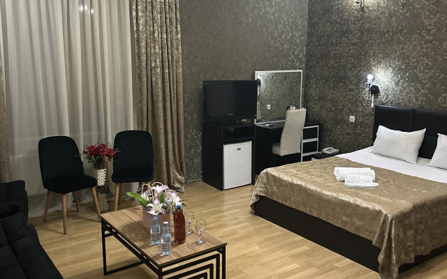 Qeroli old town Hotel