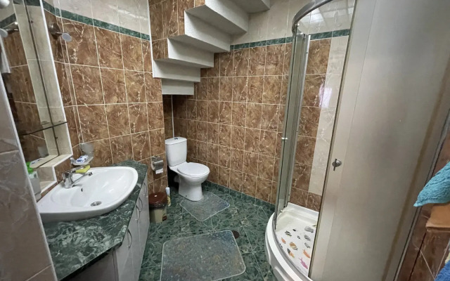 Dvukhetazhny Na Ulitse Drazhinskogo 33 Private house