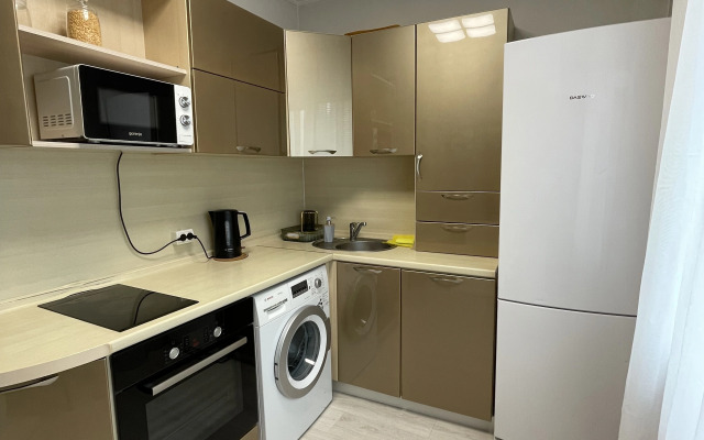 Na Bulvare Entuziastov 9 Flat