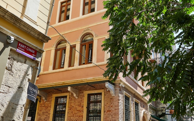 No 8 Galata Apart-Hotel