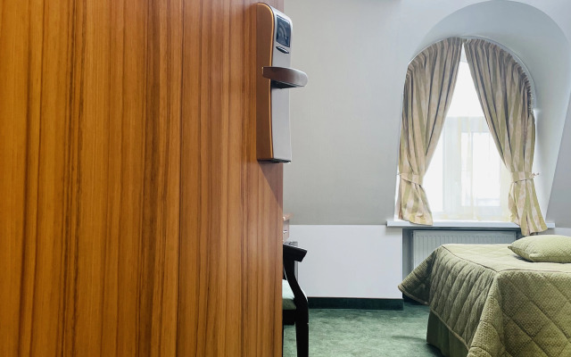 Отель Cronwell Inn Стремянная