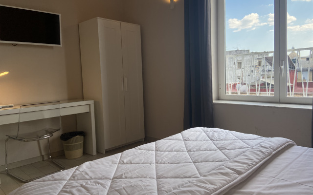 Up Hotel