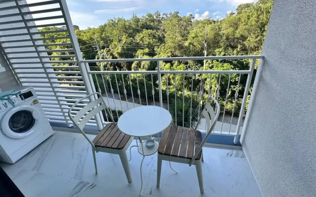 Halo 1 The Title by Chiwa Phuket Apartments