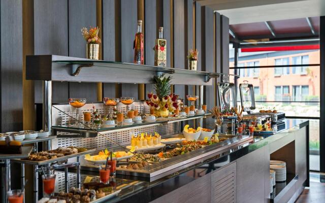Crowne Plaza Istanbul Tuzla Viaport Marina, an IHG Hotel