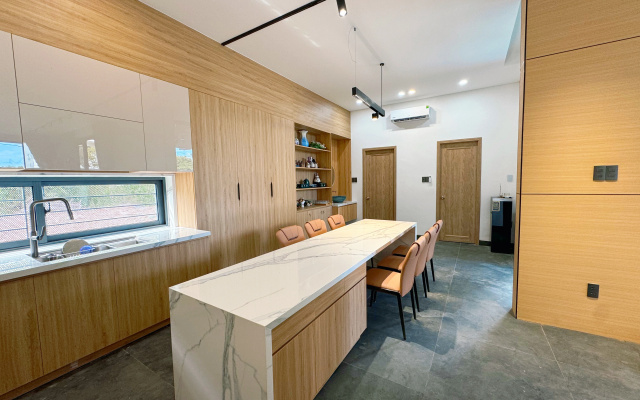 Libra 5 bedroom Largepool Villa – Guest Rooms – Da Nang
