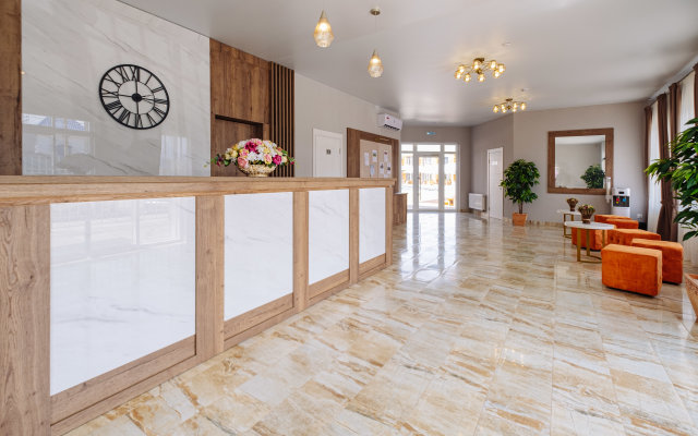 LetooteL Blagoveschenskaya Hotel