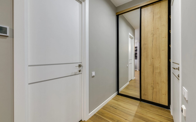 38th Floor, Stylish Apartment with Private Park