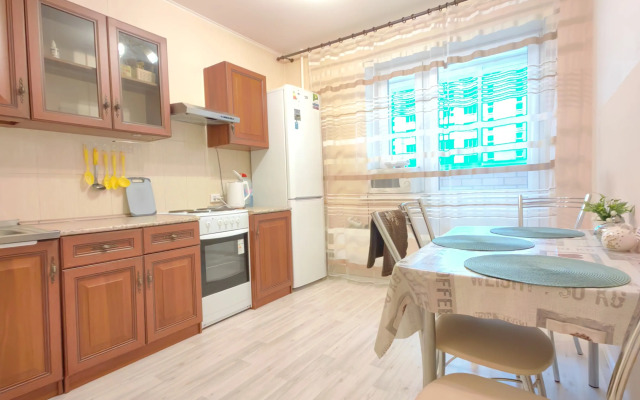 Bolshaya komfortnaya kvartira na Gorykogo Flat