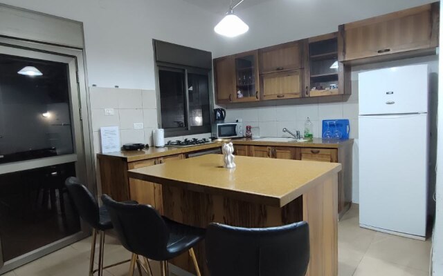 Lyuksovy Dom U Morya Guest House