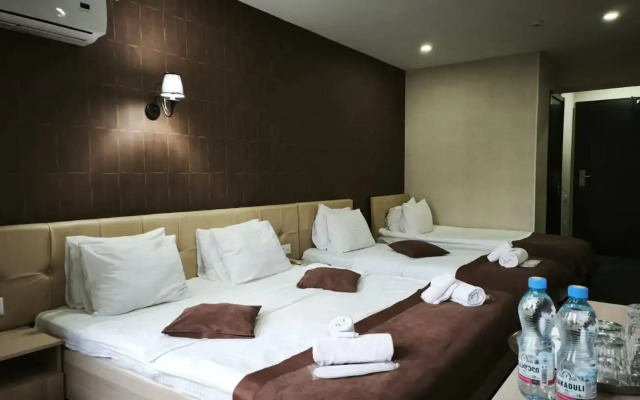 Voyager Hotel