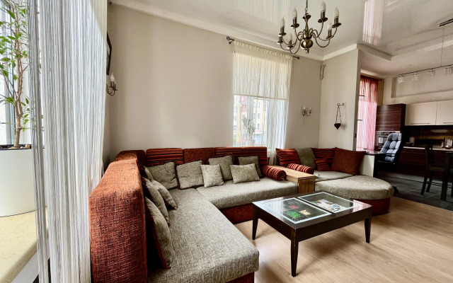 Riga V Samom Tsentre S Zakrytoj Parkovkoj Flat