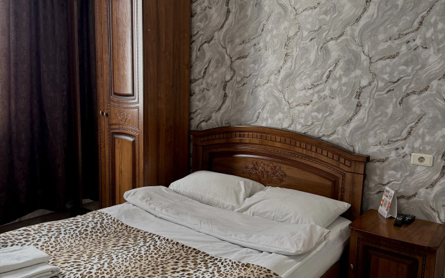 Dvin Guest House