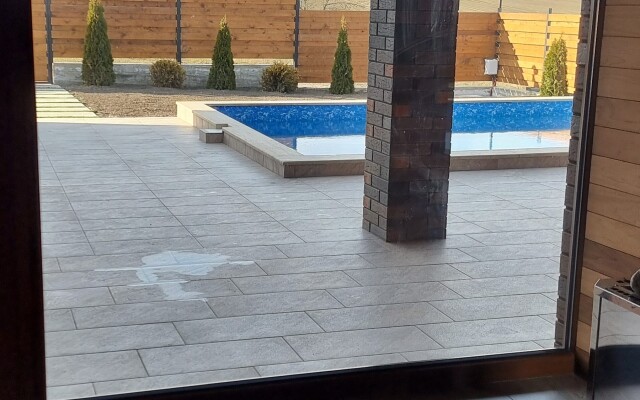 N2 Chetyre Sezona Guest house