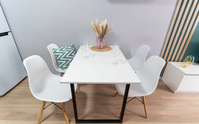 Апартаменты евротрёхкомнатные на Полимерном 13