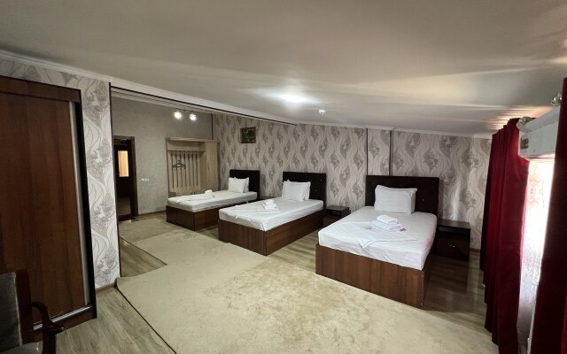Garden City Hotel