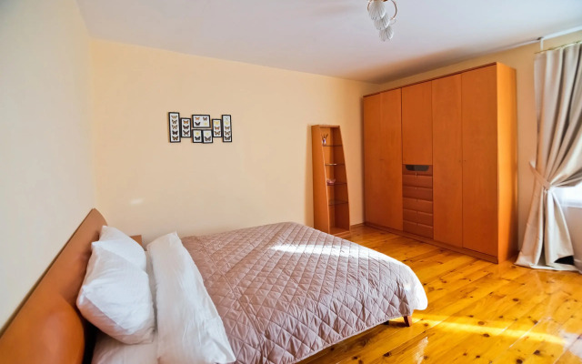 Bolshoy Kottedzh Dlya Vashikh Meropriyatiy Private House