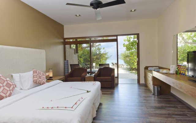 Отель Eriyadu Island Resort
