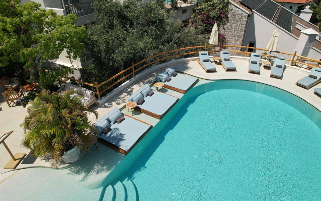 Pilos Suites Hotel