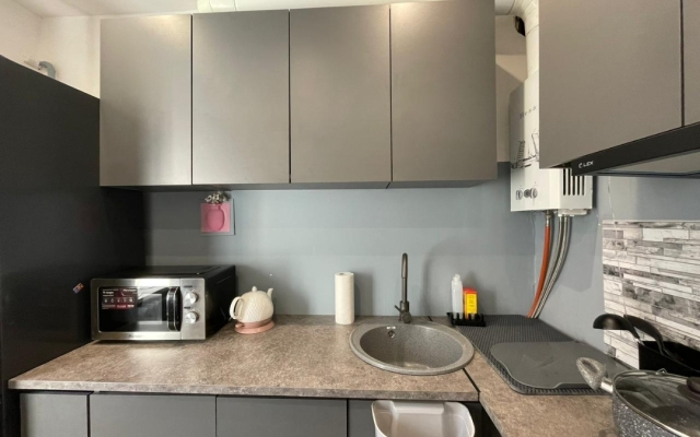 Ya Na Primorskoy Flat