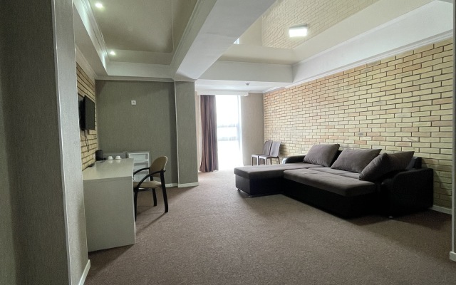 Vzmorie De Luxe Hotel