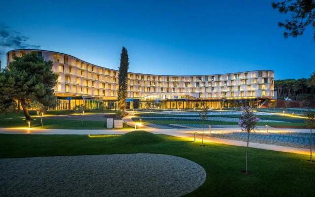 Отель Family Amarin by Maistra Select