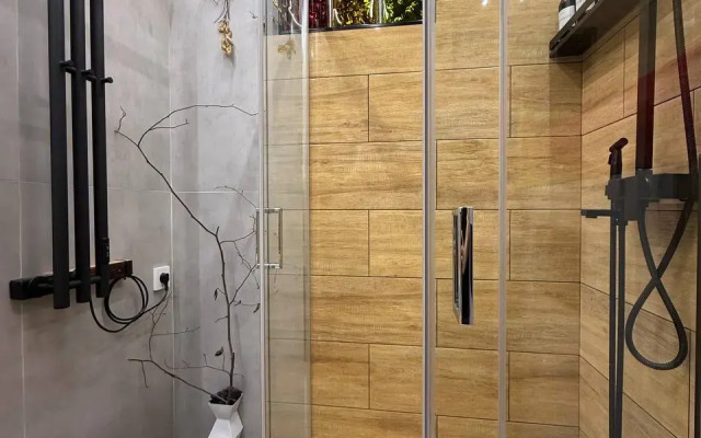Dizaynerskaya Kvartira V Tsentre Goroda Flat