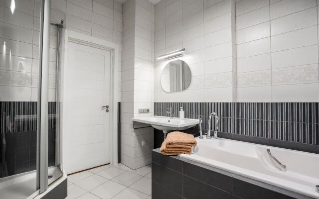 Vip 3-room on 45 Karl Marx Street Center Apartments