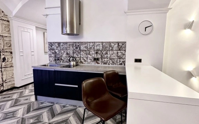 LITEINY  Royal Apartments