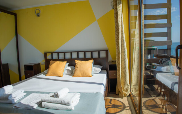 Freedom3 Hotel