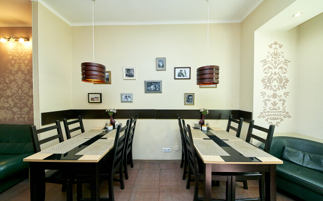 Apriori Hotel