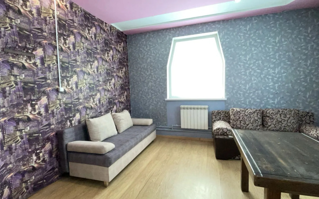 S Bilyyardom i Mangalom Private House