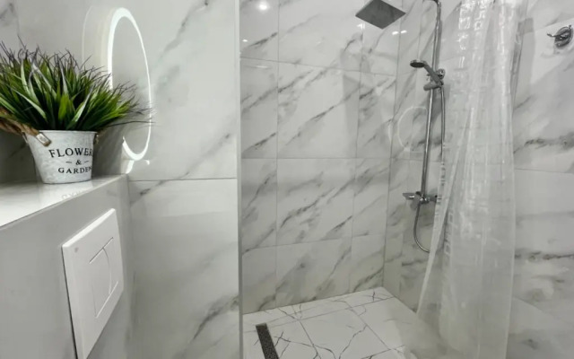 V Samom Serdtse Adlera Flat