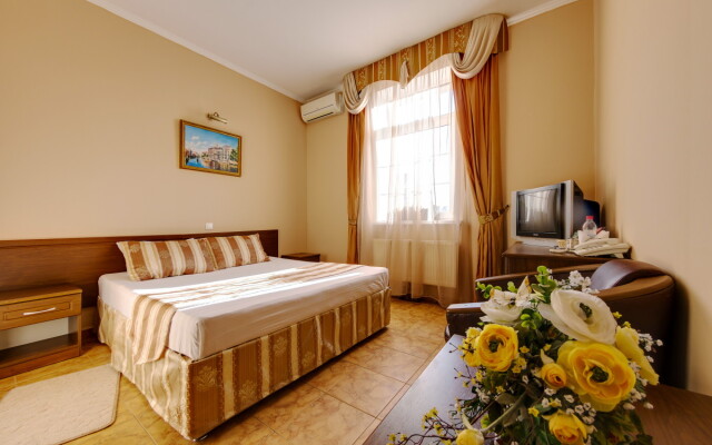 Marton Pashkovskiy Hotel