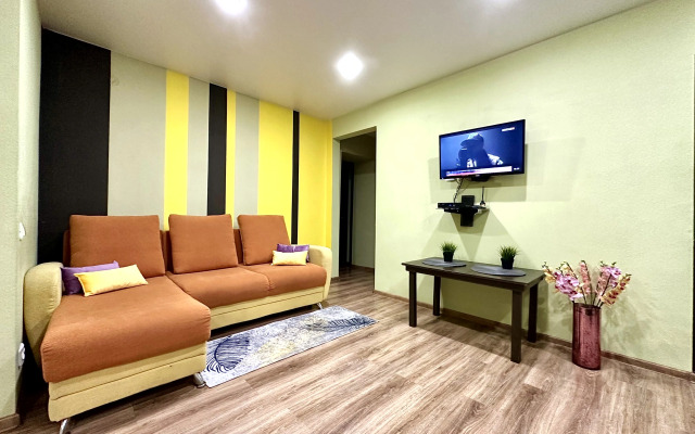 Квартира трехкомнатная рядом с ТЦ Тополь Cети апартаментов На время