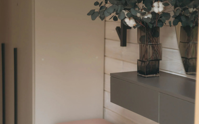 Частный дом с баней бочкой у воды и леса