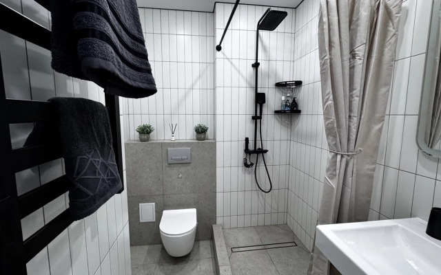 Апартаменты Ваш уголок спокойствия: светлая студия посуточно в спальном районе