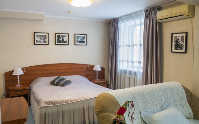 Отель Свет в окне