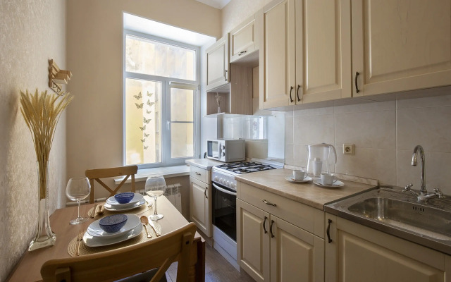 Gorod Rek Na Bolshom Kazachyem Pereulke Flat