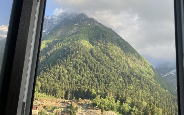 Квартира Евродвушка в центре Домбая с видом на горы