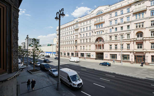 GM Apartments Shikarnaya Pyaterka s domashnim kinoteatrom Flat