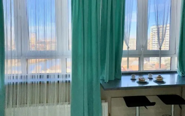 Apartamenty Biryuza Apart Energy s Paryashchej Krovat'yu